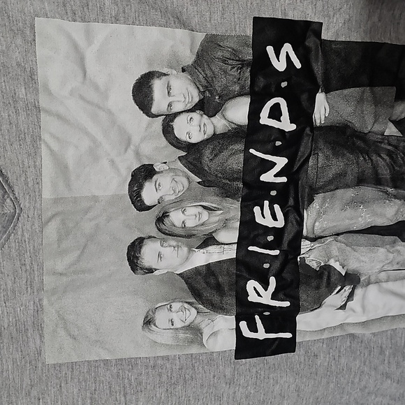 Friends Box V-Neck T Shirt Short Sleeve New‎ Medium - Picture 3 of 5